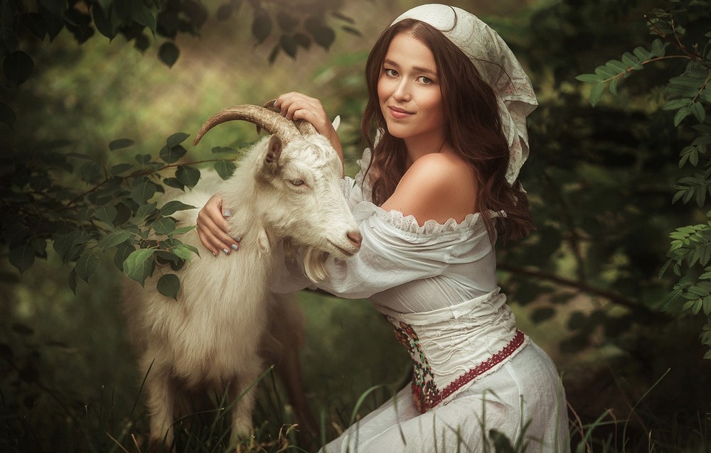 Девушка с козой