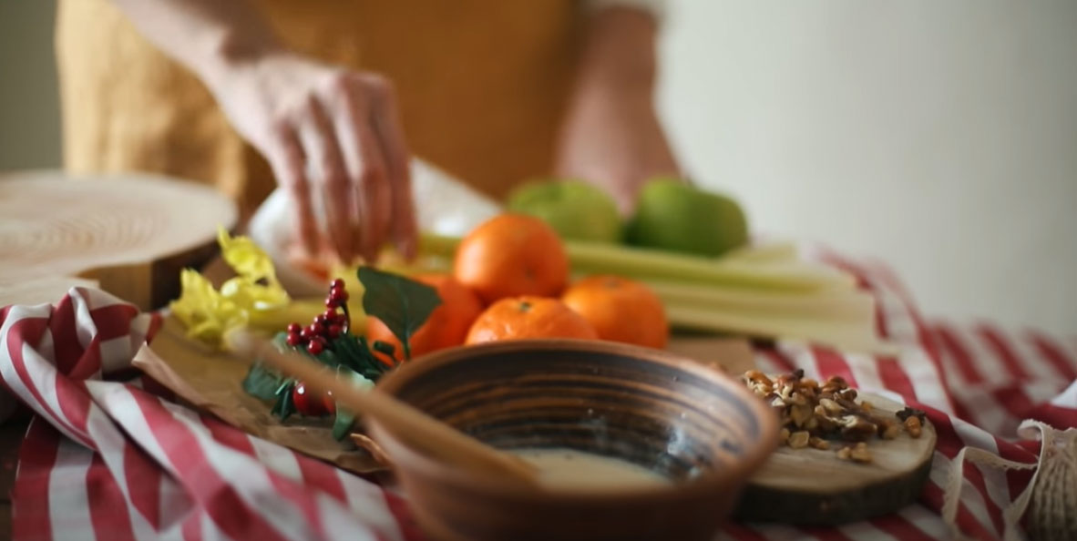 Салат с креветками и мандаринами - пошаговое приготовление - шаг 1