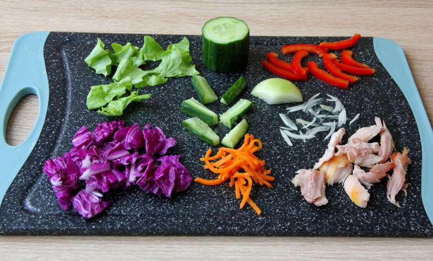 Готовим корейский салат с курицей - шаг 1