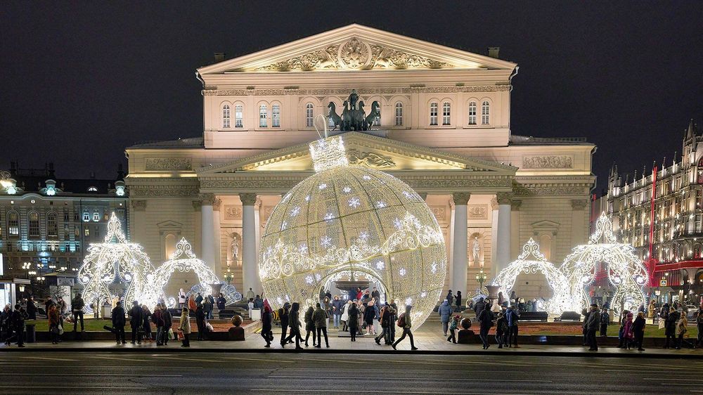 Новогодний декор на Манежной площади в Москве